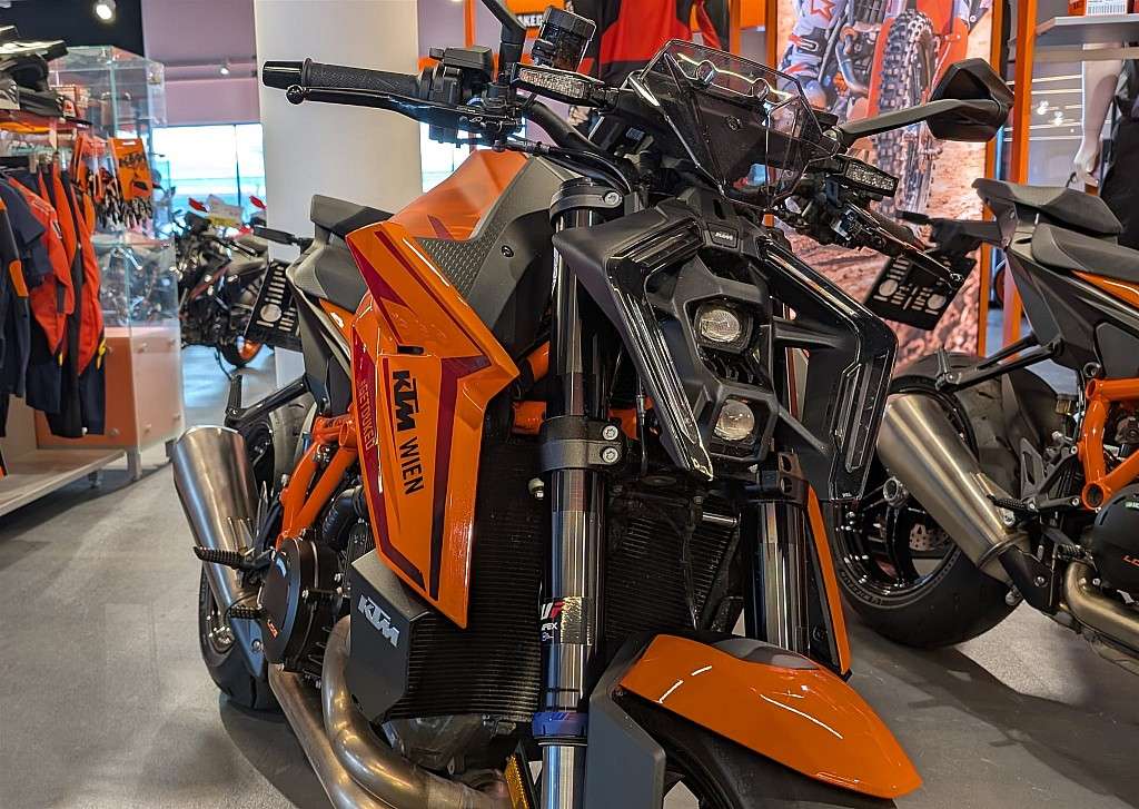 Ktm Super Duke Super Duke R Evo Vorf Hrmaschin Naked Bike