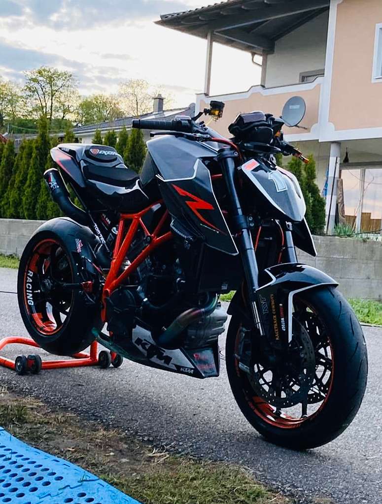 KTM Super Duke 1290 Naked Bike Willhaben