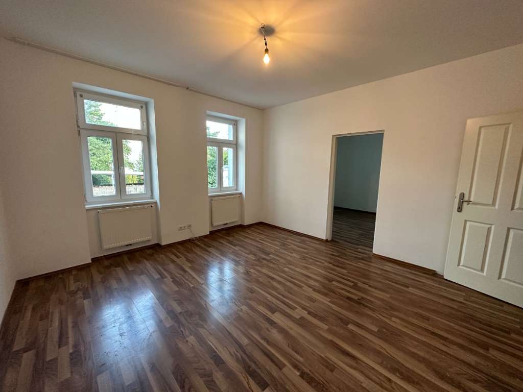 Moderne Und Ger Umige Wohnung Mit Gro Em Balkon In Guter Zentraler Lage