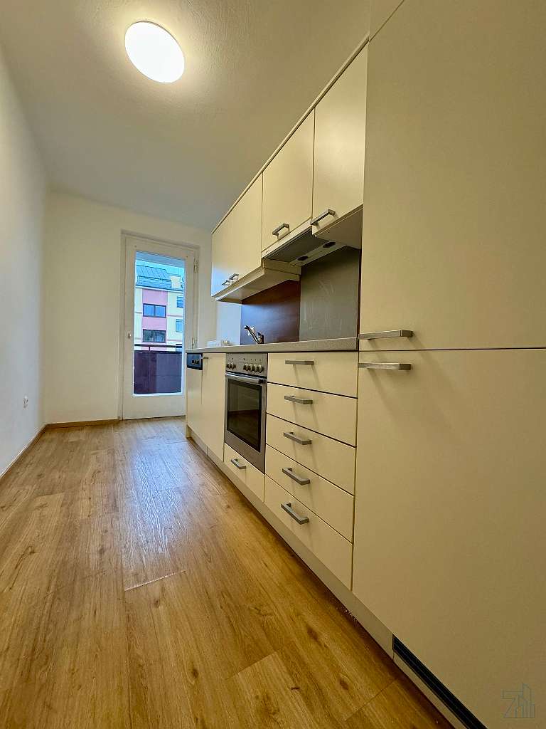 Befristet Vermietete Provisionsfreie Zimmer Wohnung Mit Balkon