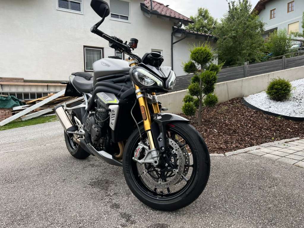 Triumph Speed Triple Rs Naked Bike Willhaben