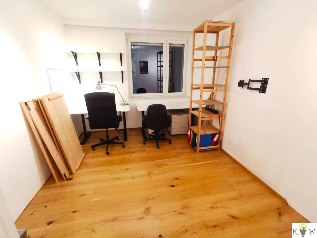 Hochwertig Renovierte Und Sanierte Zimmer Wohnung Mit Loggia M