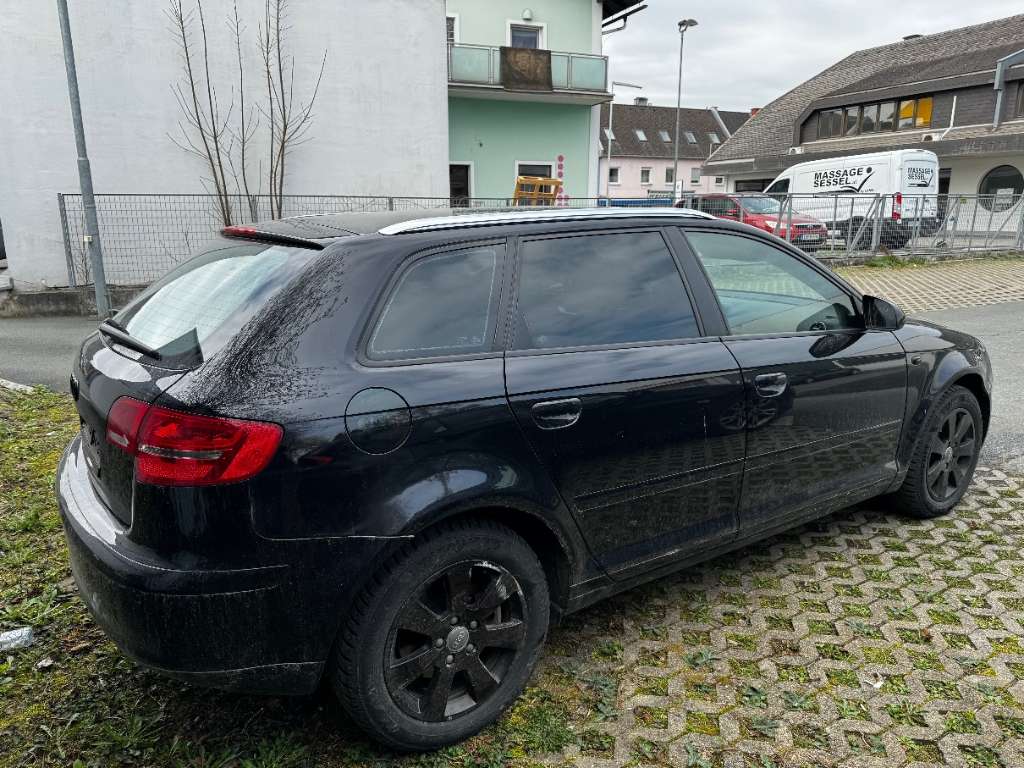 Audi A3 SB Ambiente Quattro 2 0 TDI DPF Klein Kompaktwagen 2006 240