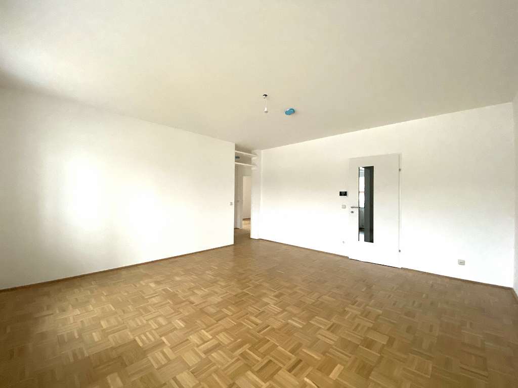 Perfekt aufgeteilte 3 Zimmer Mietwohnung mit Loggia 79 m² 842 56