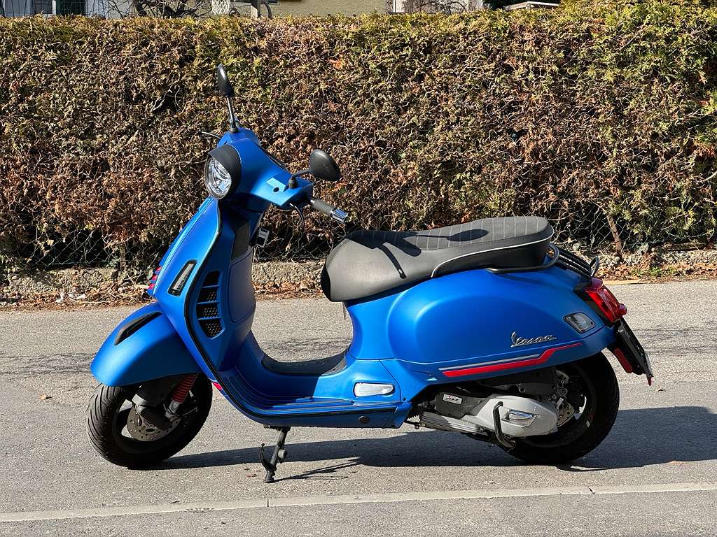 Vespa Gts Vespa Gts Super Sport Abs E Roller Scooter Willhaben