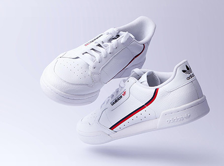 Weiße adidas Sneaker
