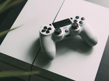 Playstation 4 in weiß