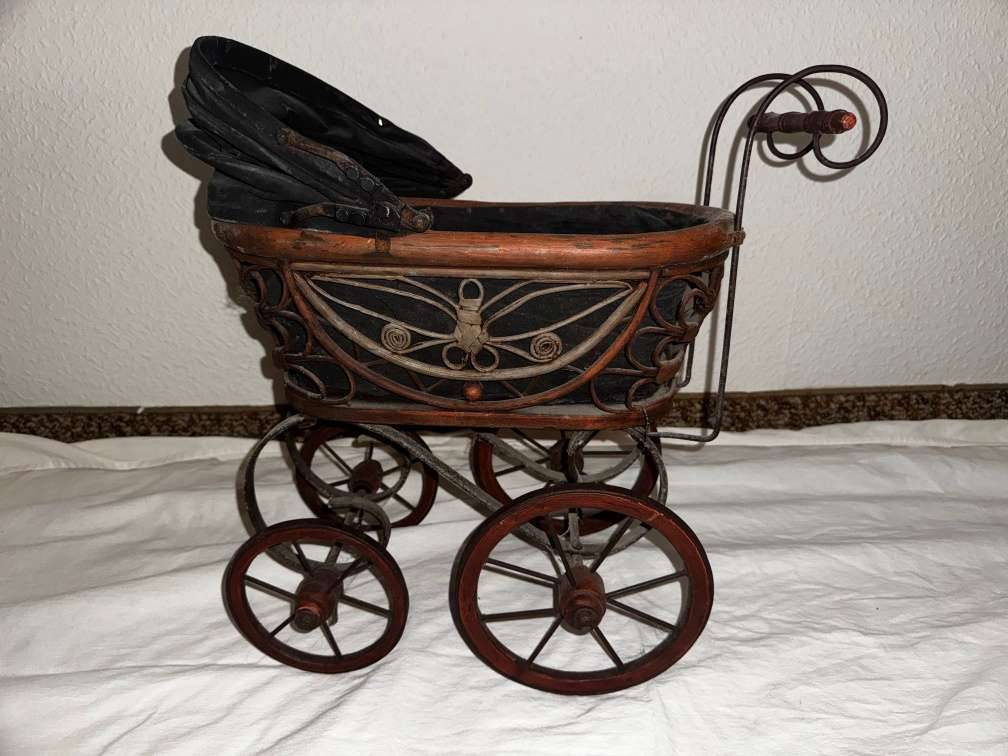 Antiker Puppenwagen,  45,- (4600 Wels) - willhaben
