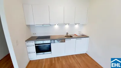 Freundliche 2-Zimmer-Wohnung in zentraler Lage – Bild 2