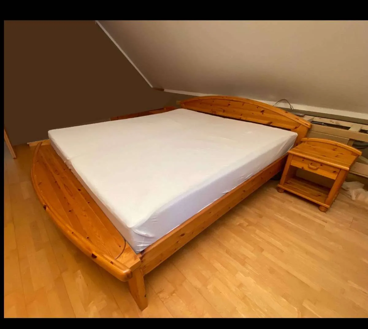 Schlafzimmer Kiefer Vollholz 3-teilig, gebraucht, € 690,- (4282 Pierbach (Gde.:Pierbach))