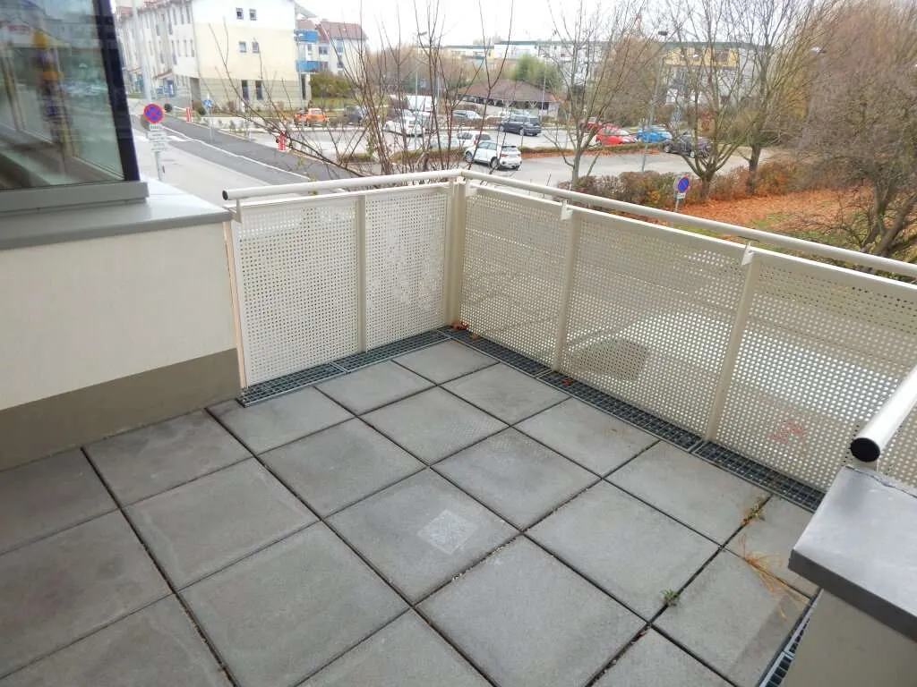 "PROVISIONSFREI" Helle und ruhige 3 Zimmer Terrassenwohnung mit Tiefgaragenplatz - View 2