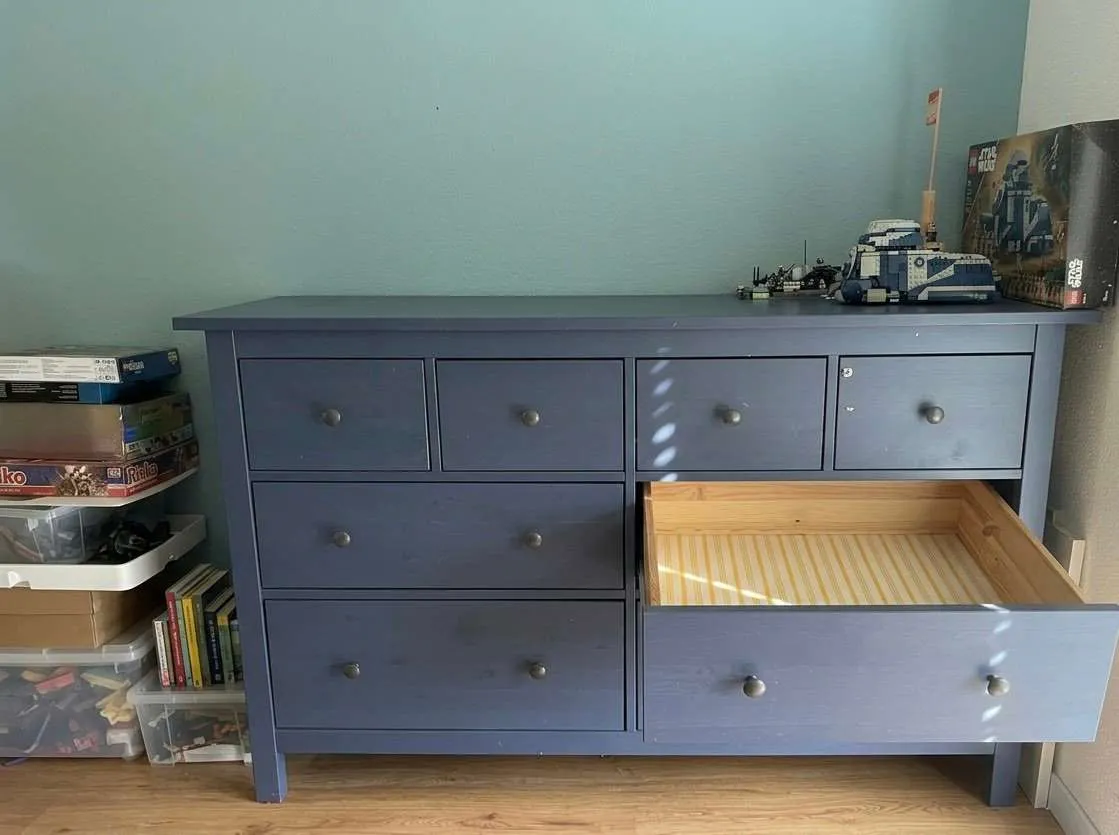 IKEA HEMNES Kommode, blau, 8 Schubladen, € 20,- (8042 Graz)