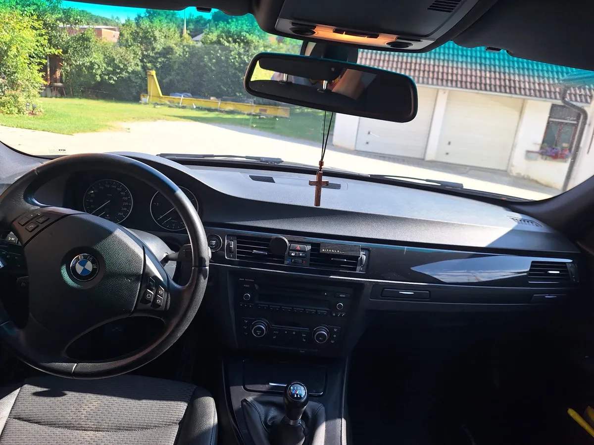 BMW 3er-Reihe 318d Touring