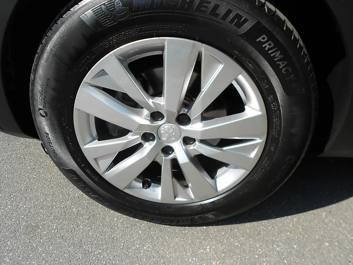 Peugeot 3008 1.2 PureTech 130 Style (EURO 6d) – Bild 6
