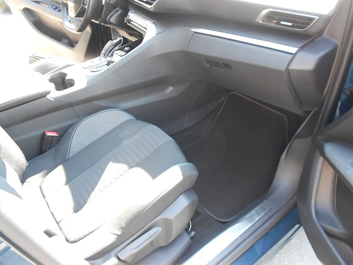 Peugeot 3008 1.2 PureTech 130 Style (EURO 6d) – Bild 15