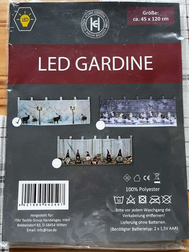 2 Stück LED Gardine mit Lichterkette / Weihnachtliche Gardinen, € 10,- (9500 Villach)