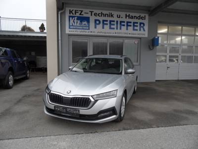Skoda Octavia Combi 2,0 TDI Ambition PDC, Kamera, Sh...
