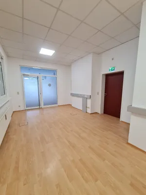 3-Zimmer-Gewerbeimmobilie mieten in Graz – 459 m², € 4.083 – Bild 2 von 5