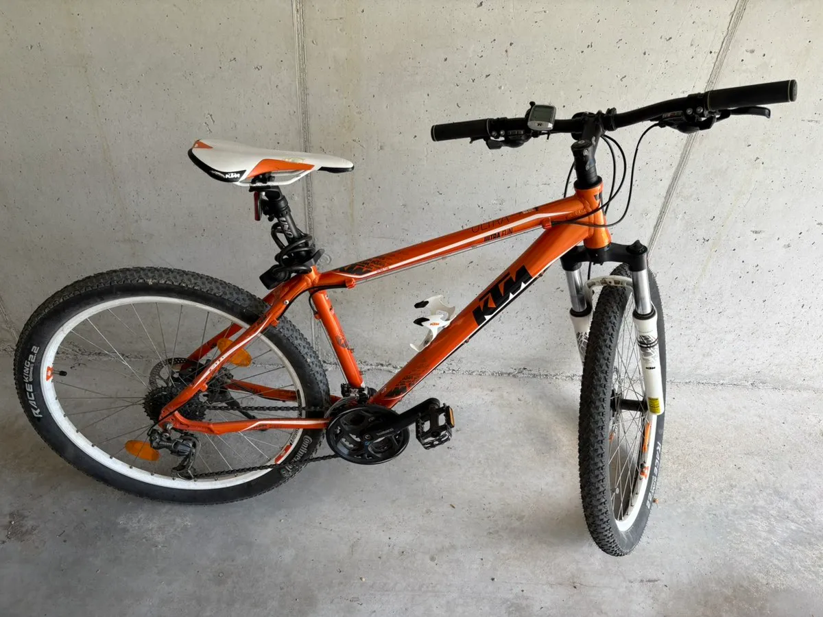 trekking fahrrad ktm KTM MACINA STYLE 710 berry | 750WH | E-Bike Herren Trekking | 2024