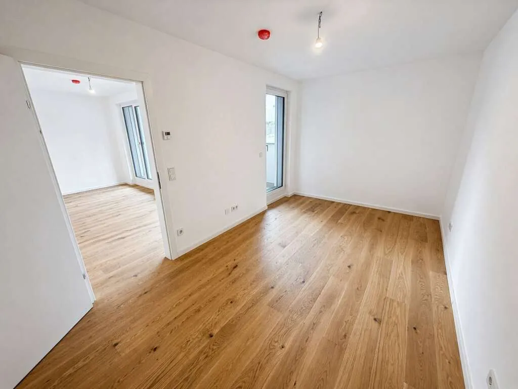 LEO LIVING! ERSTBEZUG! NEUBAU! WÄRMEPUMPE! ELEKTRISCHE BESCHATTUNG! NÄHE U6! - Ansicht 3