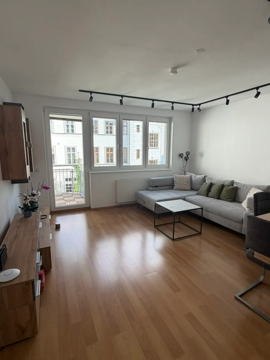 Mädels - Wg Zimmer - Ansicht 2