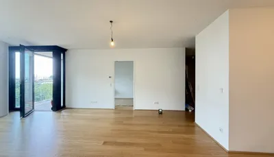 UNBEFRISTETE 3 Zimmer Neubau mit Loggia – Bild 3
