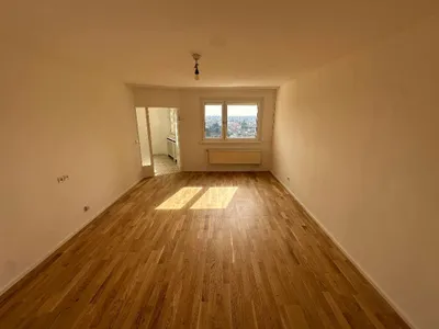 Hoch hinaus: Traumwohnung mit Loggia & Weitblick