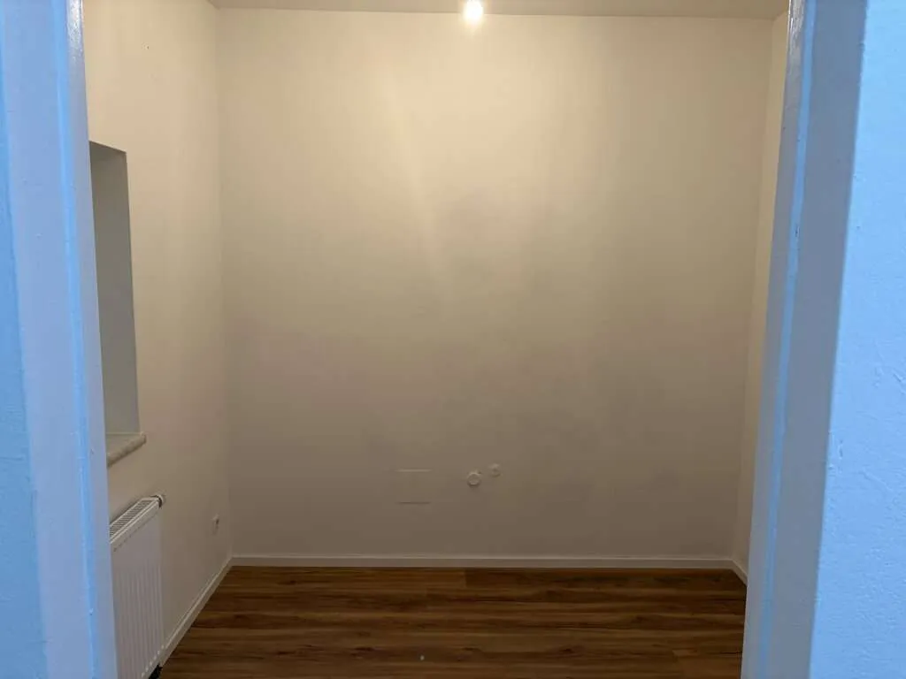 Stilvolle 3-Zimmer Wohnung - neu renoviert mit eigenem Eingang - Ansicht 3