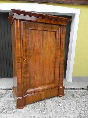 Antiker Schrank Kirschbaum 180cm x 130cm "Biedermeier" store