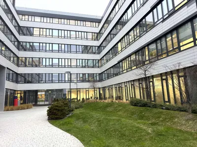 Gewerbeimmobilie mieten in Wien – 543 m², € 16