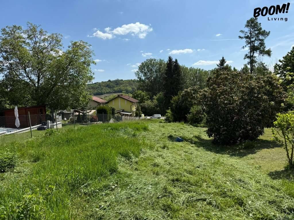 Wunderschönes Grundstück in idyllischer Lage mit leichter Hanglage - Ansicht 3