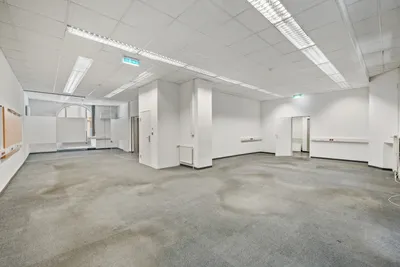 Gewerbeimmobilie mieten in Wien – 980 m², € 10 – Bild 8 von 12
