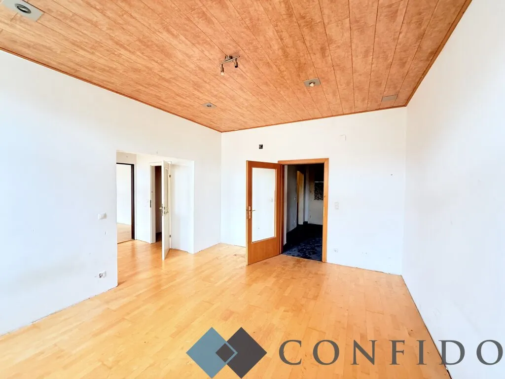 WOHNUNGSEIGENTUM AM STÖBERPLATZ - Sanierungsbedürftige 2 Zimmerwohnung mit Potenzial! - Ansicht 2