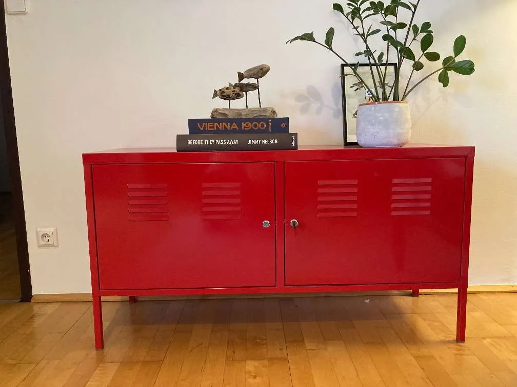 Ikea PS Schrank aus Metall - Rot, € 25,- (1070 Wien)