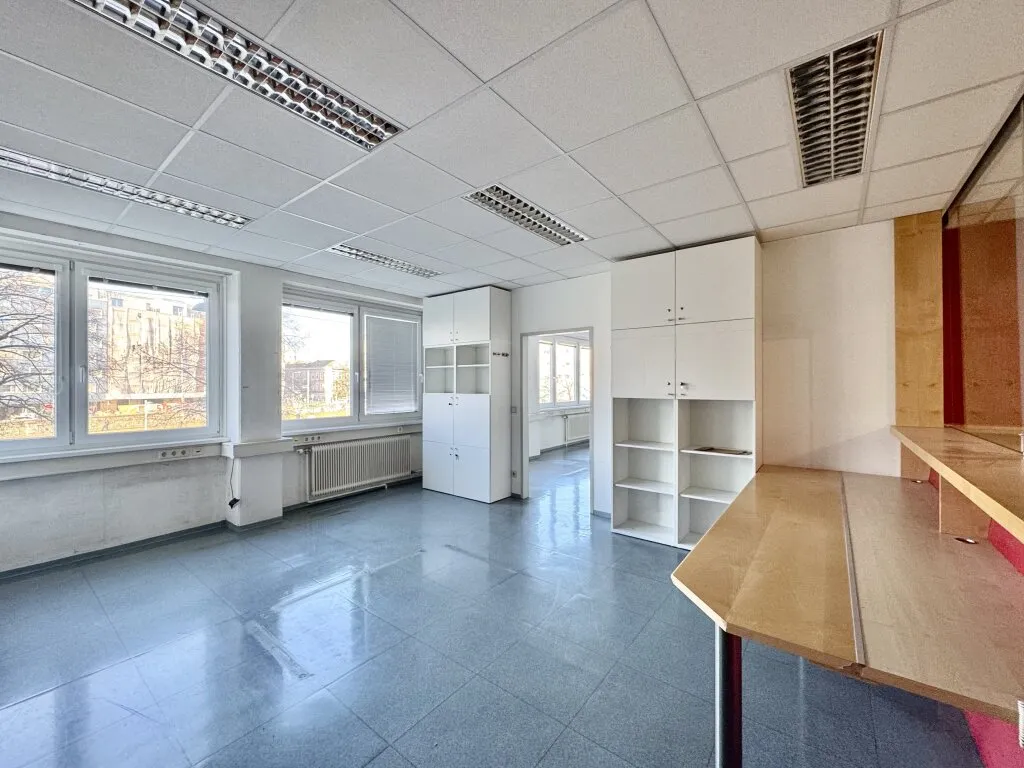 Gesamte 1. Etage in Bürogebäude bei U4 und U6! Vielfältige Möglichkeiten - Seminare, Kanzlei, Ordination, Studio uvm! - Ansicht 3