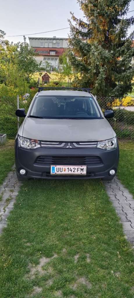 Mitsubishi Outlander 2.0 Benzin SUV / Geländewagen