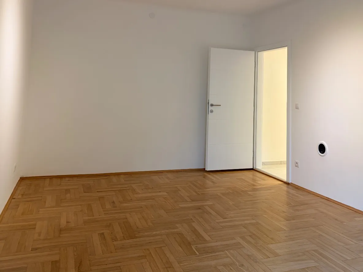 Erstbezug nach Generalsanierung - ruhige 40 m² Wohnung mit neuer Küche und Grünblick - Widok 3