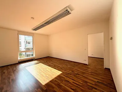 4-Zimmer-Gewerbeimmobilie mieten in Linz – 89 m², € 993 – Bild 1 von 14