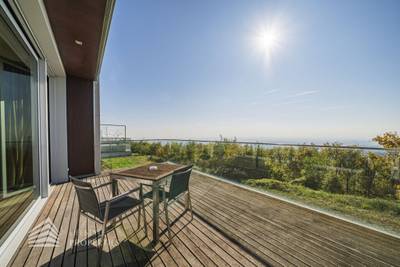 Einzigartiger Blick über Wien! Garconniere mit Terrasse am Kahlenberg – Bild 2