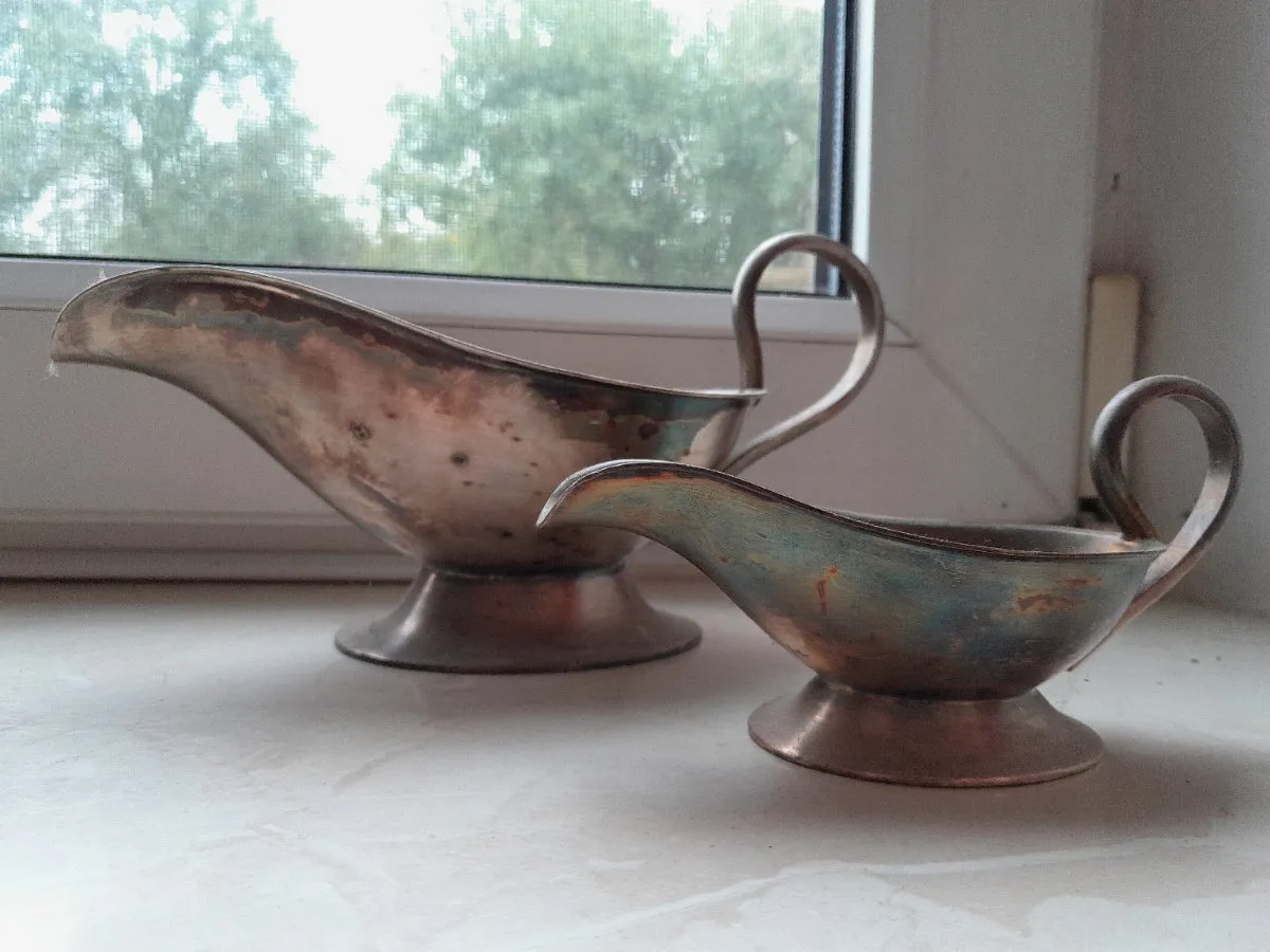 2x Sauciere Gebrüder Hepp Pforzheim - Art Deco Silbergeschirr, € 50,- (5122 Hochburg-Ach)