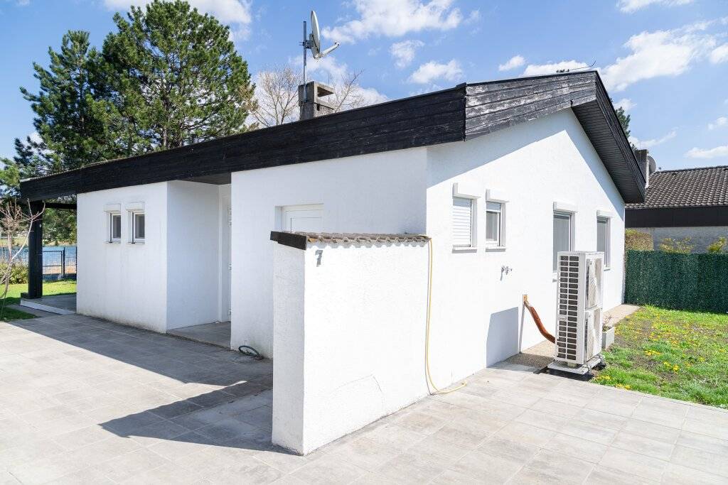 Wohnen am See - Bungalow in 1. Seereihe mit direktem Seezugang - Ansicht 3