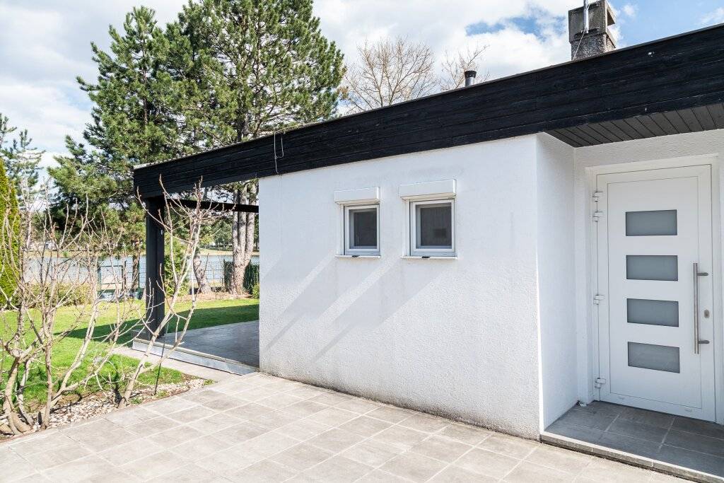 Wohnen am See - Bungalow in 1. Seereihe mit direktem Seezugang - Ansicht 2