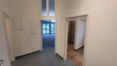 3-Zimmer-Gewerbeimmobilie mieten in Salzburg-Umgebung – 100 m², € 1.200 – Bild 2 von 9