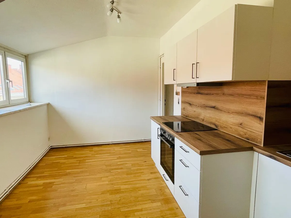 Geidorf- Uni-Nähe: 3 Zimmer-Dachgeschoss-Wohnung - ideal für Studenten! – pohled 3