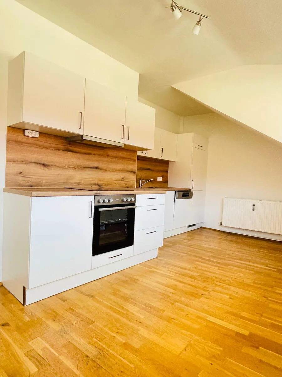 Geidorf- Uni-Nähe: 3 Zimmer-Dachgeschoss-Wohnung - ideal für Studenten! – pohled 2