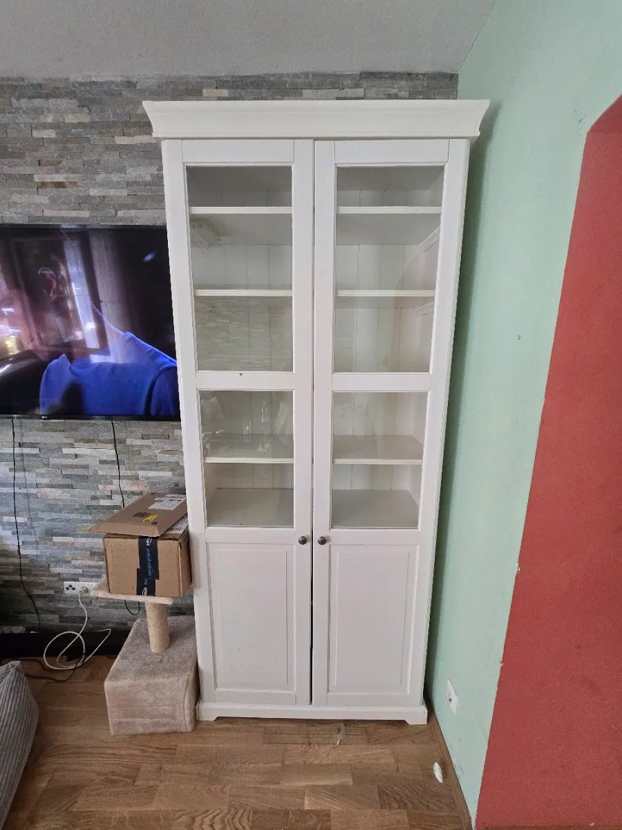 Ikea Vitrine / Schrank weiß mit Glastüren 