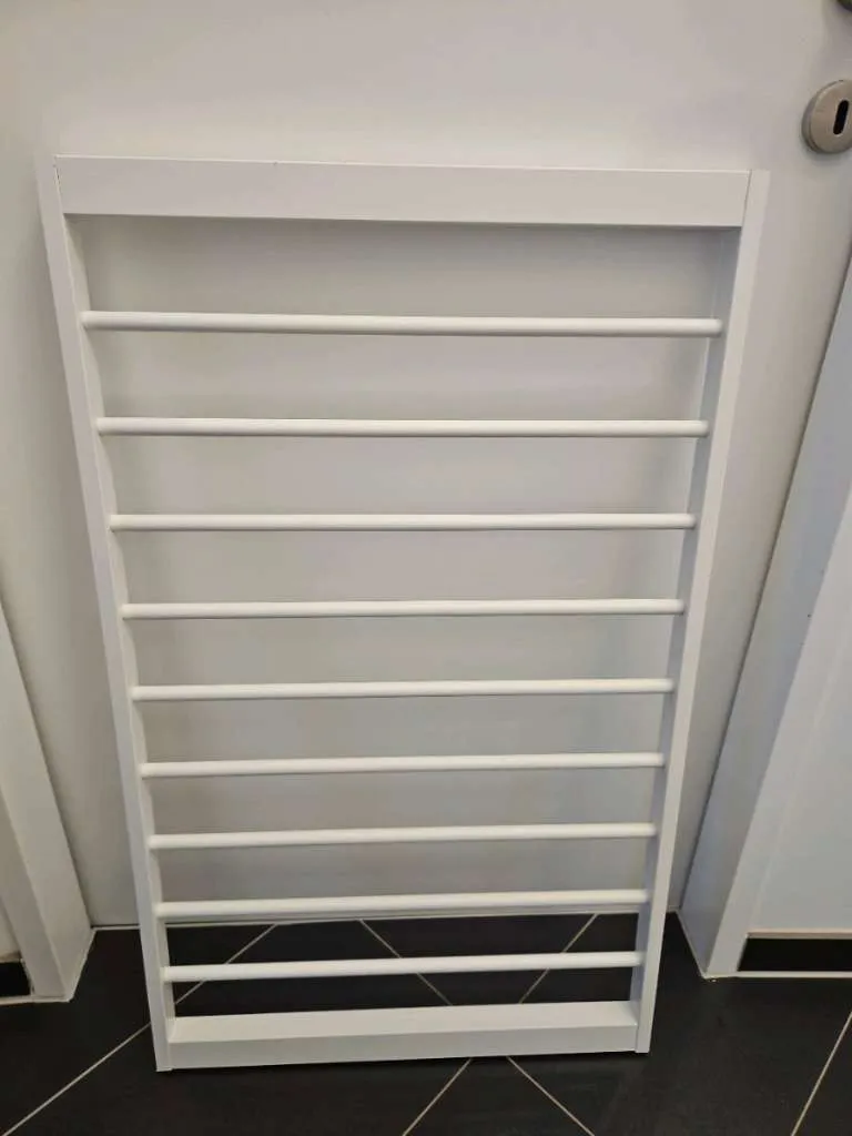 Aufhängesystem+ Schienen für Ikea PAX Schrank, € 15,- (2325 Velm)