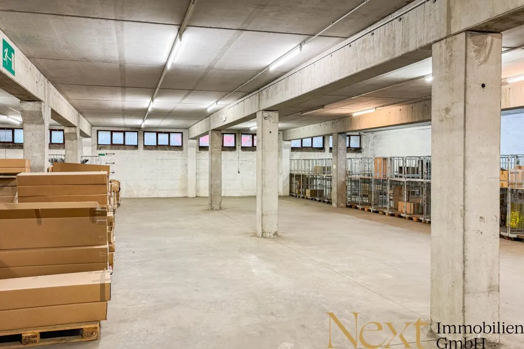 Lagerhalle samt Büros in verkehrstechnisch optimaler Lage in Wels zu vermieten! Gleisanschluss vorhanden! Erweiterbar! – pohled 3