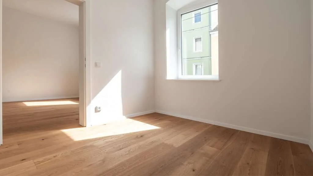 LINZ INNENSTADT. SANIERTE WOHNUNG MIT ALTBAUCHARME. - Widok 3