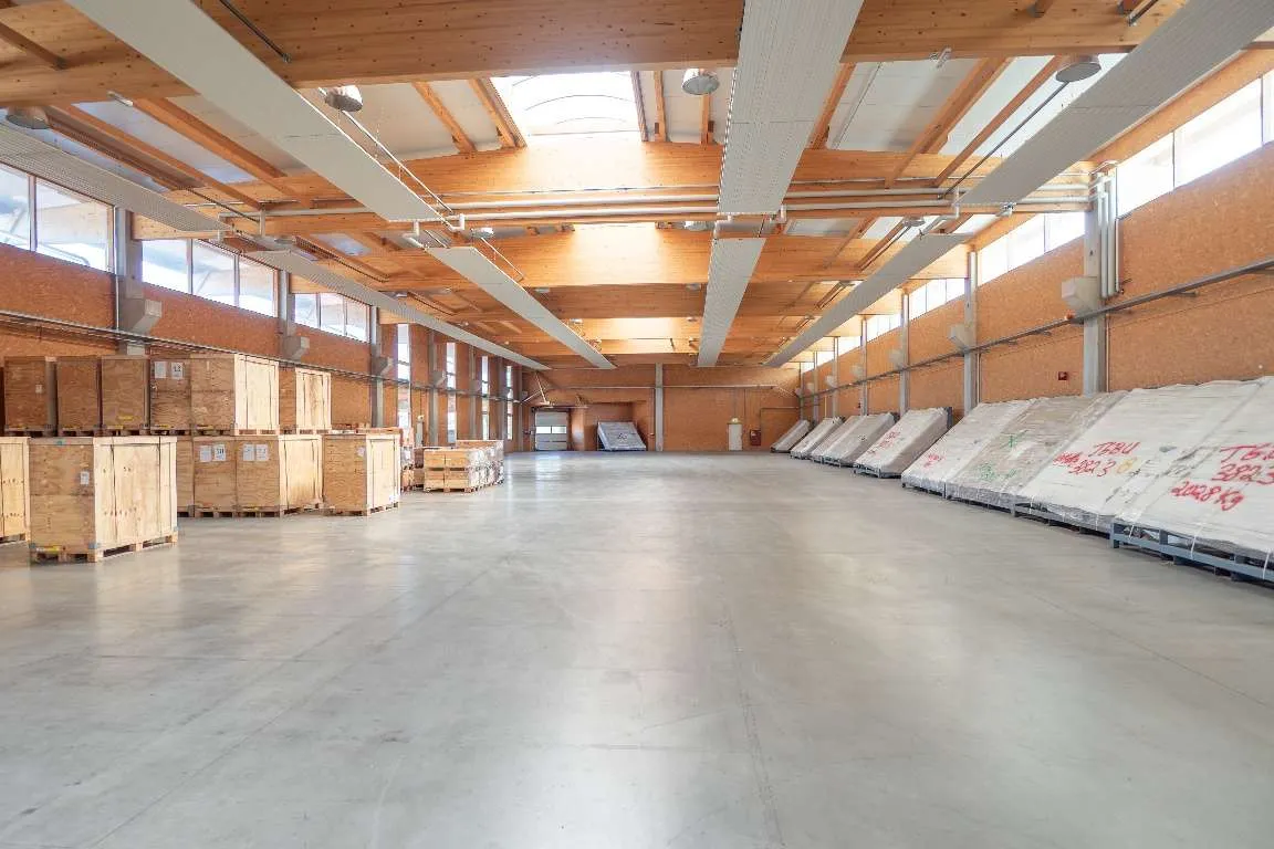 Gewerbehalle mit 811 m² in Top-Lage - Ansicht 2